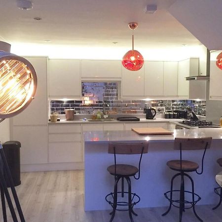 Spacious 1 Bedroom Split Level Old Pub Conversion Tower Bridge London Eksteriør billede