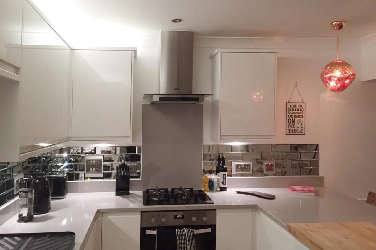 Spacious 1 Bedroom Split Level Old Pub Conversion Tower Bridge London Eksteriør billede
