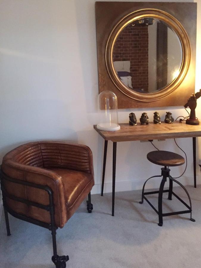 Spacious 1 Bedroom Split Level Old Pub Conversion Tower Bridge London Eksteriør billede